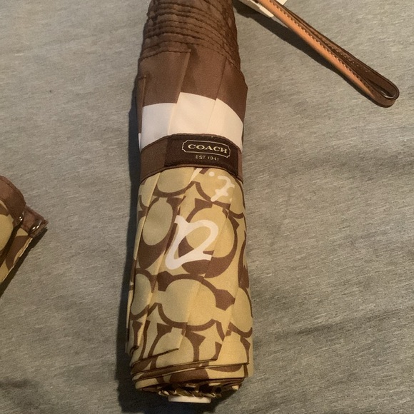 NWT  Coach Uv Protection Signature Mini Umbrella - Picture 5 of 6